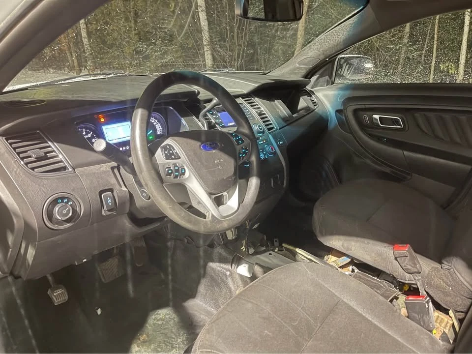 2016 Ford Taurus 6th Gen - Image 10 of 13