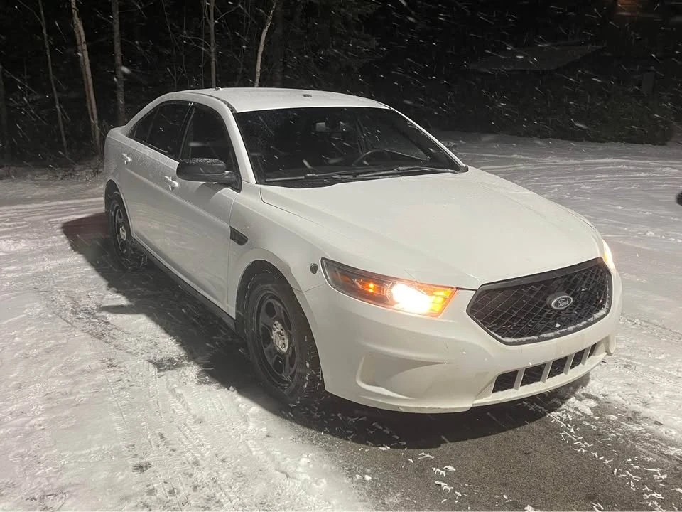 2016 Ford Taurus 6th Gen - Image 5 of 13