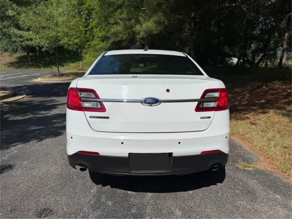 2016 Ford Taurus 6th Gen - Image 5 of 15