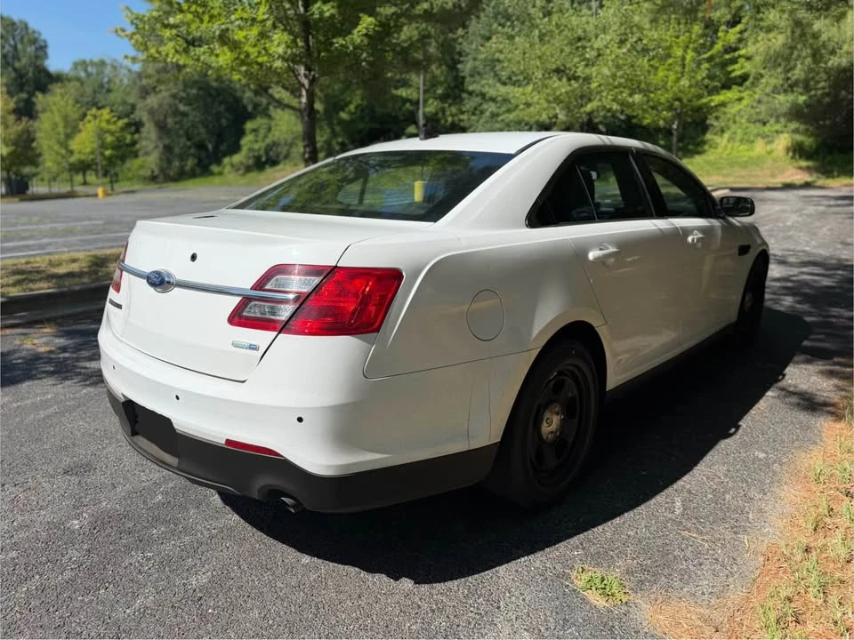 2016 Ford Taurus 6th Gen - Image 6 of 15