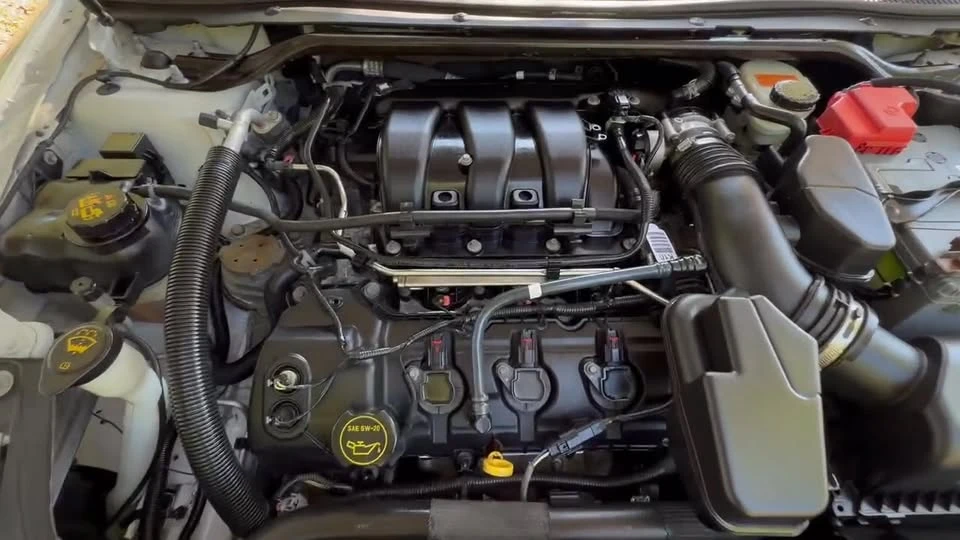 2016 Ford Taurus 6th Gen - Image 15 of 15