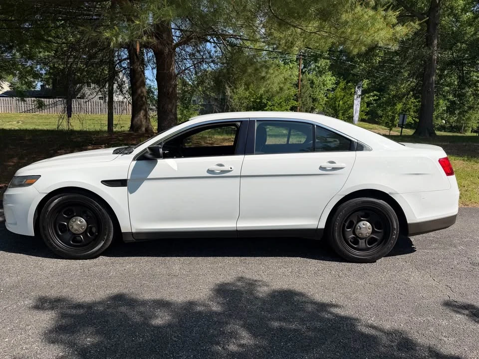 2016 Ford Taurus 6th Gen - Image 3 of 15