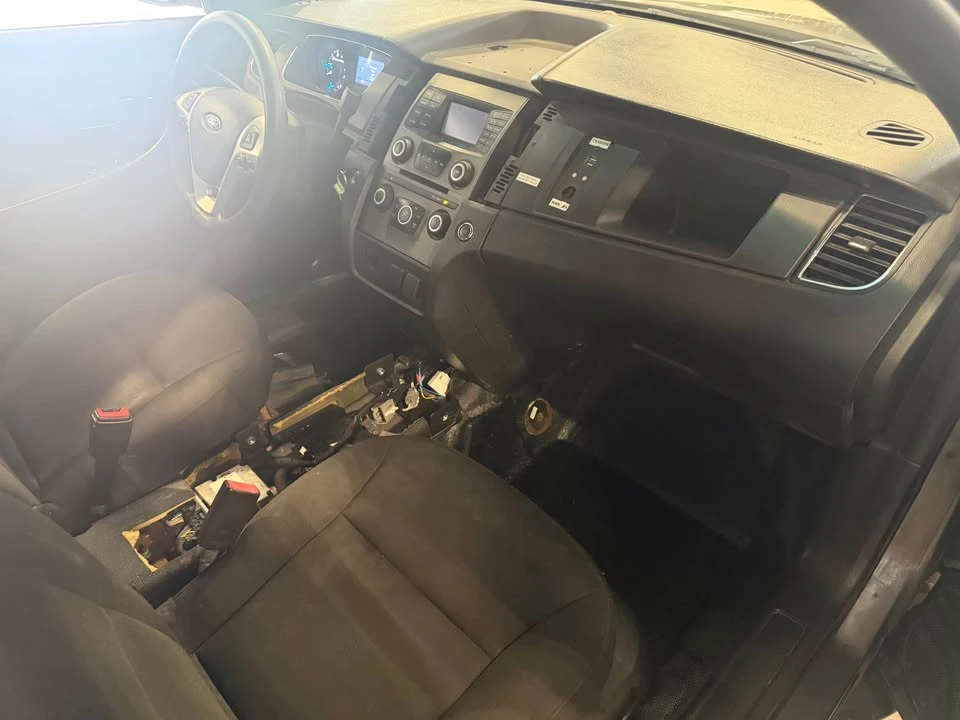 2016 Ford Taurus 6th Gen - Image 6 of 7