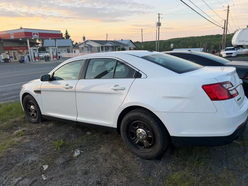 2016 Ford Taurus 6th Gen - Image 2 of 7