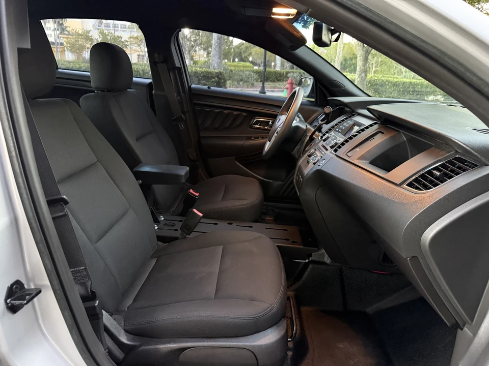 2016 Ford Taurus 6th Gen - Image 16 of 21
