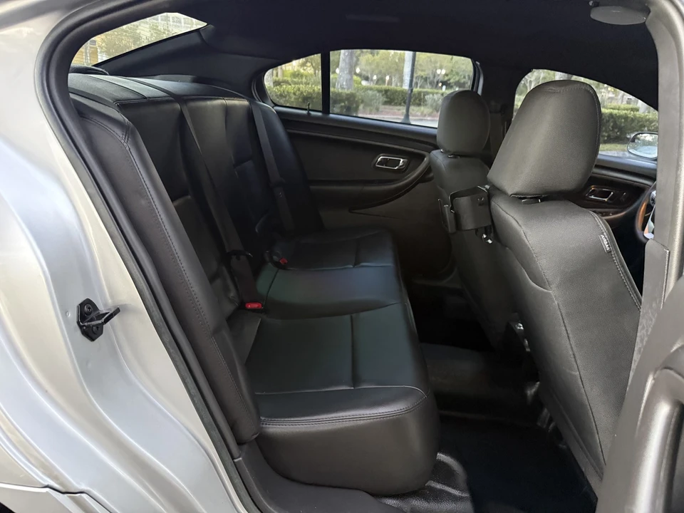2016 Ford Taurus 6th Gen - Image 19 of 21
