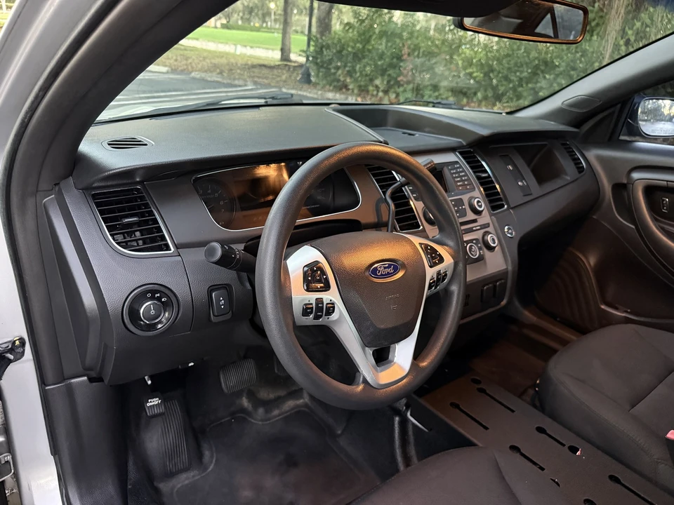 2016 Ford Taurus 6th Gen - Image 15 of 21