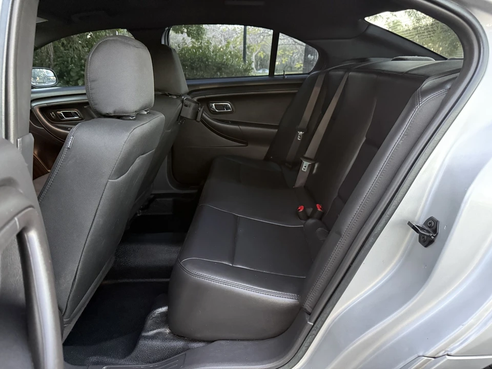 2016 Ford Taurus 6th Gen - Image 18 of 21