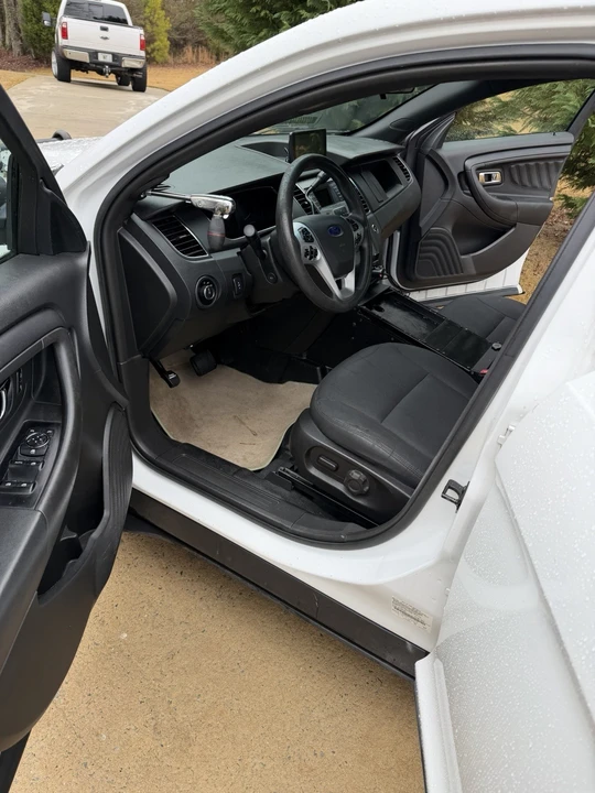 2016 Ford Taurus 6th Gen - Image 11 of 12