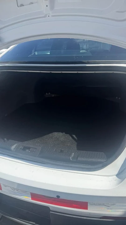 2016 Ford Taurus 6th Gen - Image 9 of 10