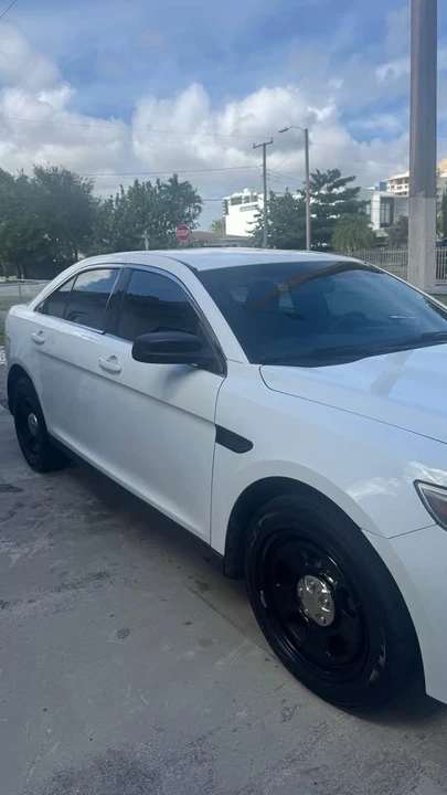2016 Ford Taurus 6th Gen - Image 4 of 10