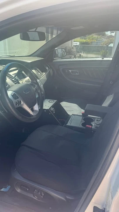 2016 Ford Taurus 6th Gen - Image 5 of 10