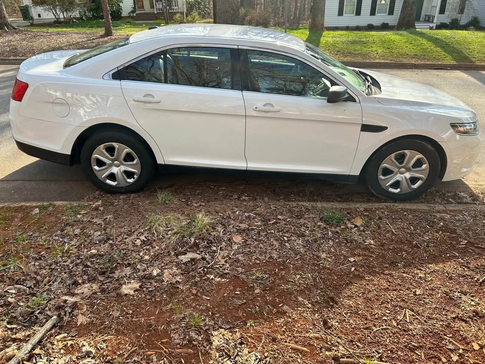 2016 Ford Taurus 6th Gen - Image 4 of 15
