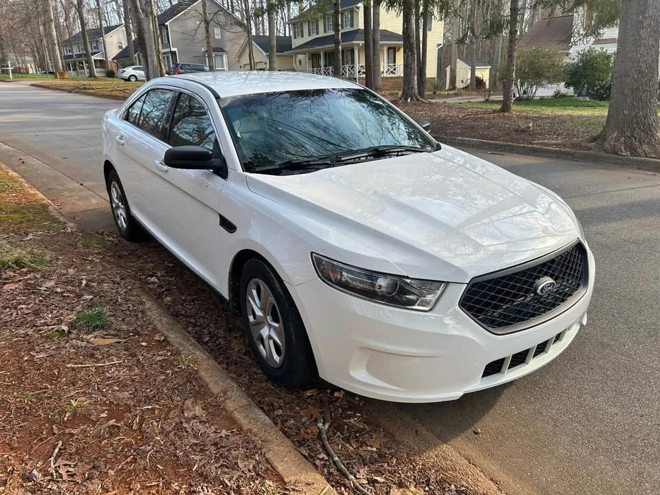 2016 Ford Taurus 6th Gen - Image 3 of 15
