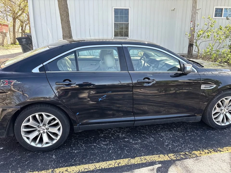 2016 Ford Taurus 6th Gen - Image 4 of 10