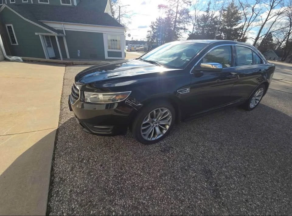 2016 Ford Taurus 6th Gen - Image 5 of 10
