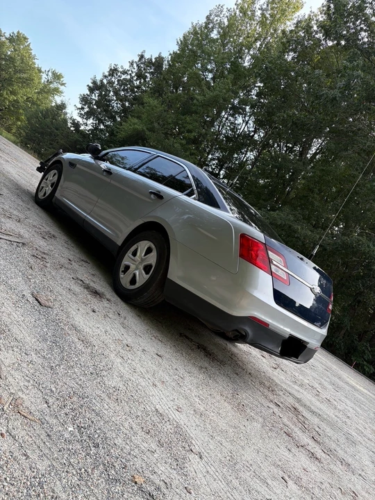 2016 Ford Taurus 6th Gen - Image 4 of 10