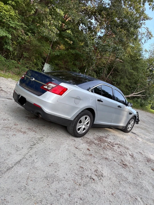 2016 Ford Taurus 6th Gen - Image 2 of 10
