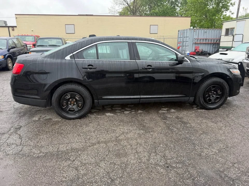 2016 Ford Taurus 6th Gen - Image 5 of 15