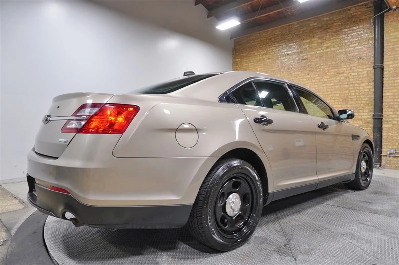 2016 Ford Taurus 6th Gen - Image 10 of 12