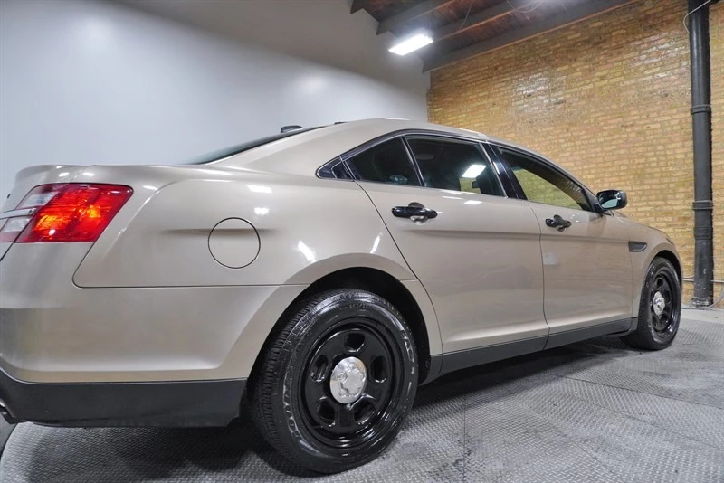 2016 Ford Taurus 6th Gen - Image 12 of 12