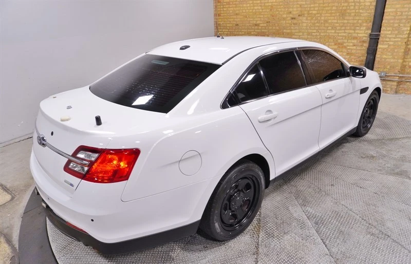 2016 Ford Taurus 6th Gen - Image 11 of 12