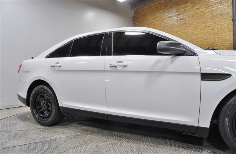 2016 Ford Taurus 6th Gen - Image 9 of 12