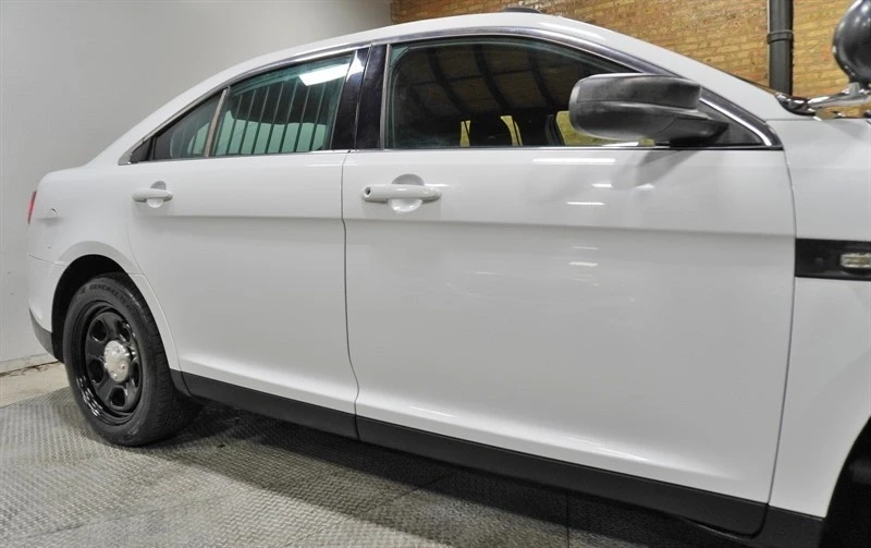 2016 Ford Taurus 6th Gen - Image 9 of 12