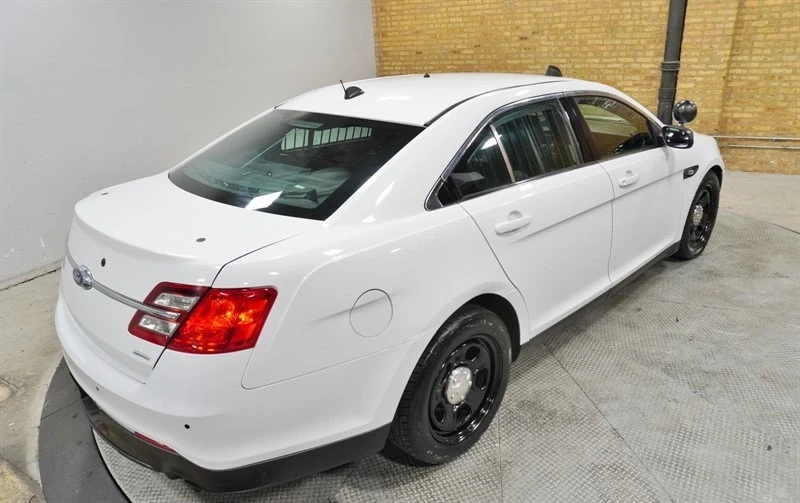 2016 Ford Taurus 6th Gen - Image 11 of 12