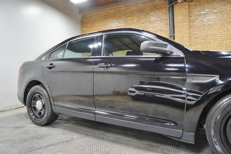 2016 Ford Taurus 6th Gen - Image 9 of 12