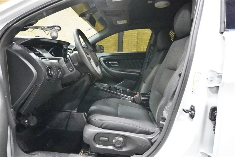 2016 Ford Taurus 6th Gen - Image 20 of 21