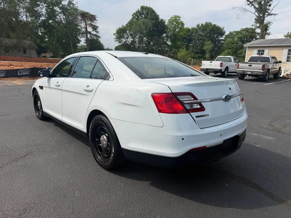 2016 Ford Taurus 6th Gen - Image 4 of 13