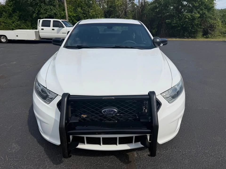 2016 Ford Taurus 6th Gen - Image 9 of 13