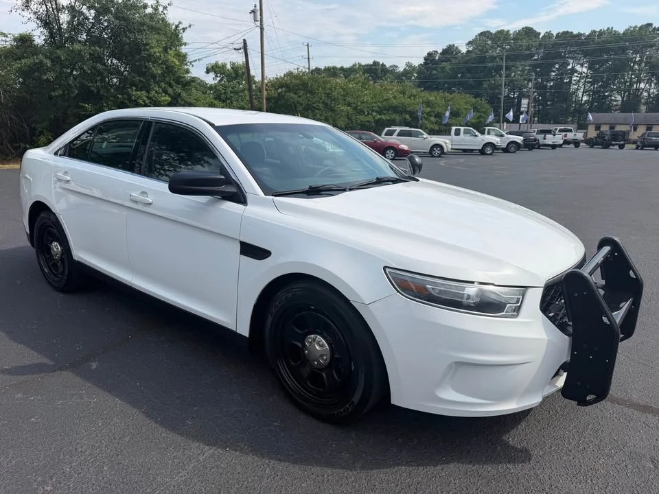2016 Ford Taurus 6th Gen - Image 8 of 13