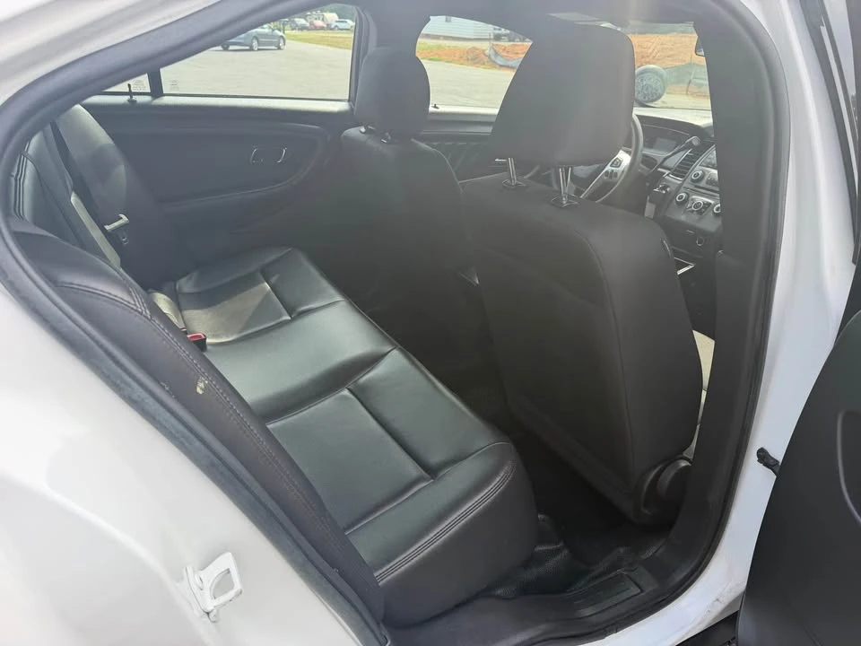 2016 Ford Taurus 6th Gen - Image 12 of 13