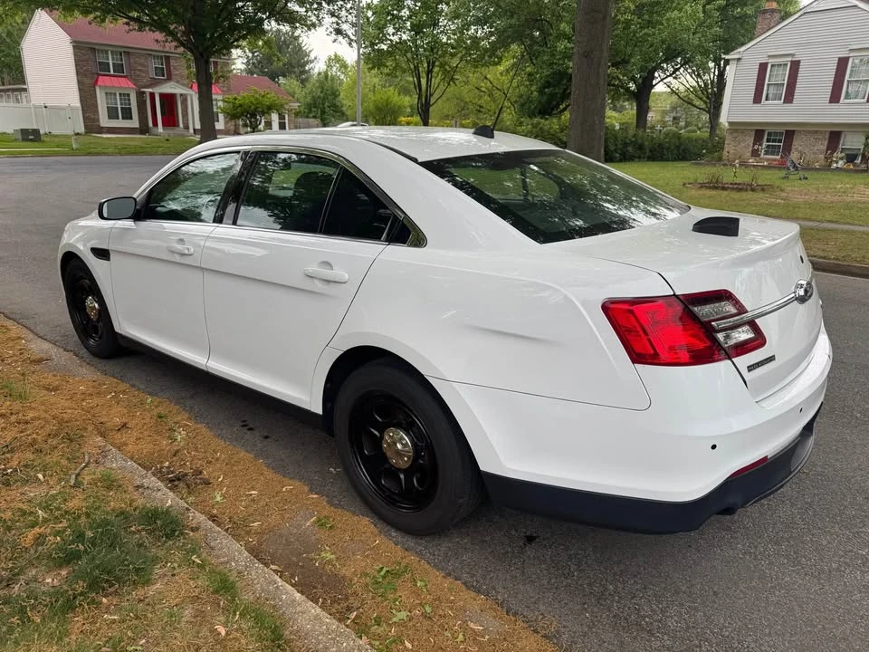 2016 Ford Taurus 6th Gen - Image 4 of 7