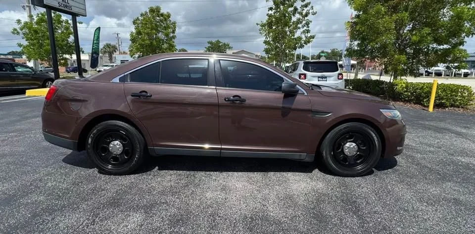 2016 Ford Taurus 6th Gen - Image 2 of 7