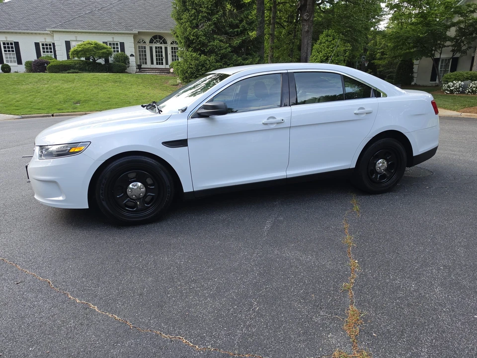 2016 Ford Taurus 6th Gen - Image 8 of 31