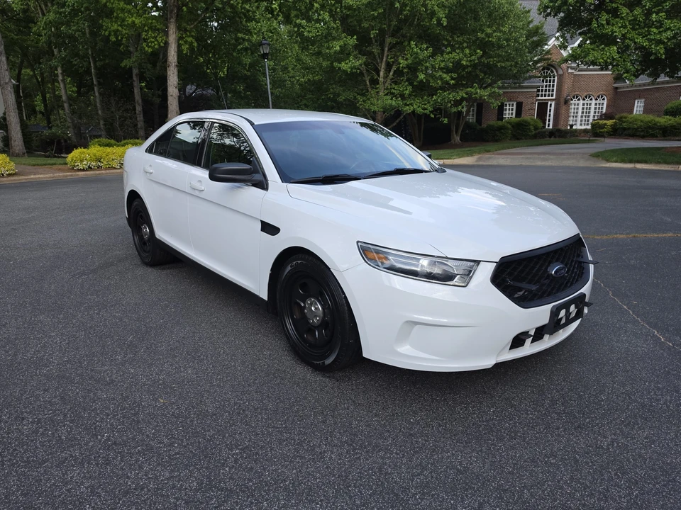 2016 Ford Taurus 6th Gen - Image 25 of 31