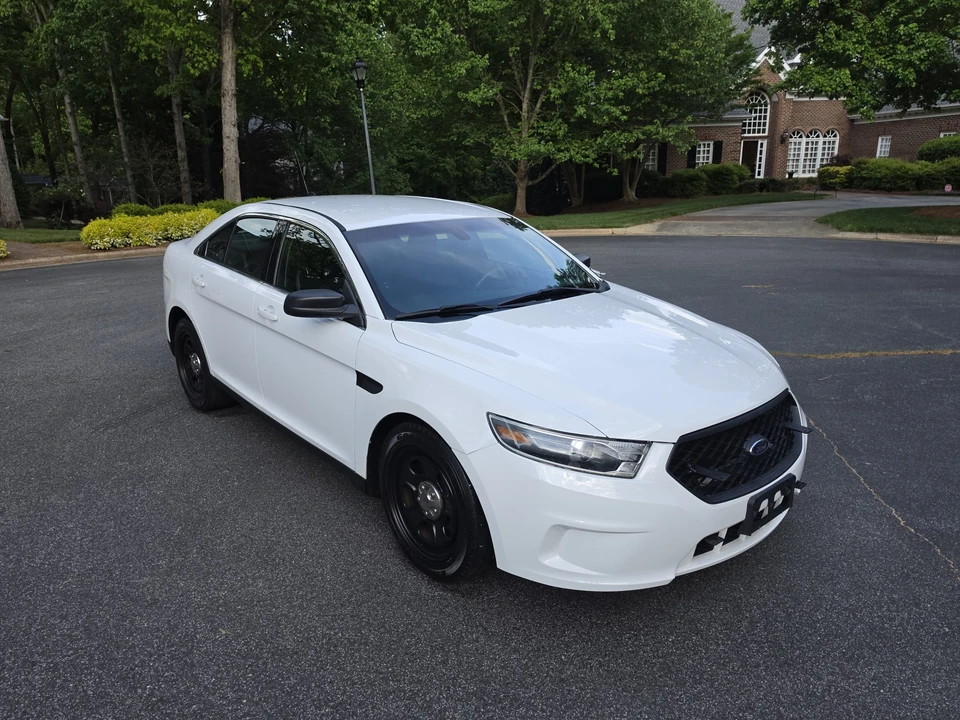 2016 Ford Taurus 6th Gen - Image 23 of 31