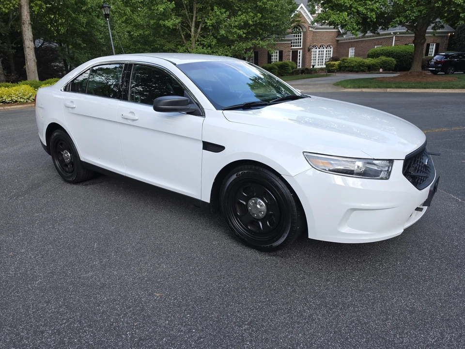 2016 Ford Taurus 6th Gen - Image 22 of 31