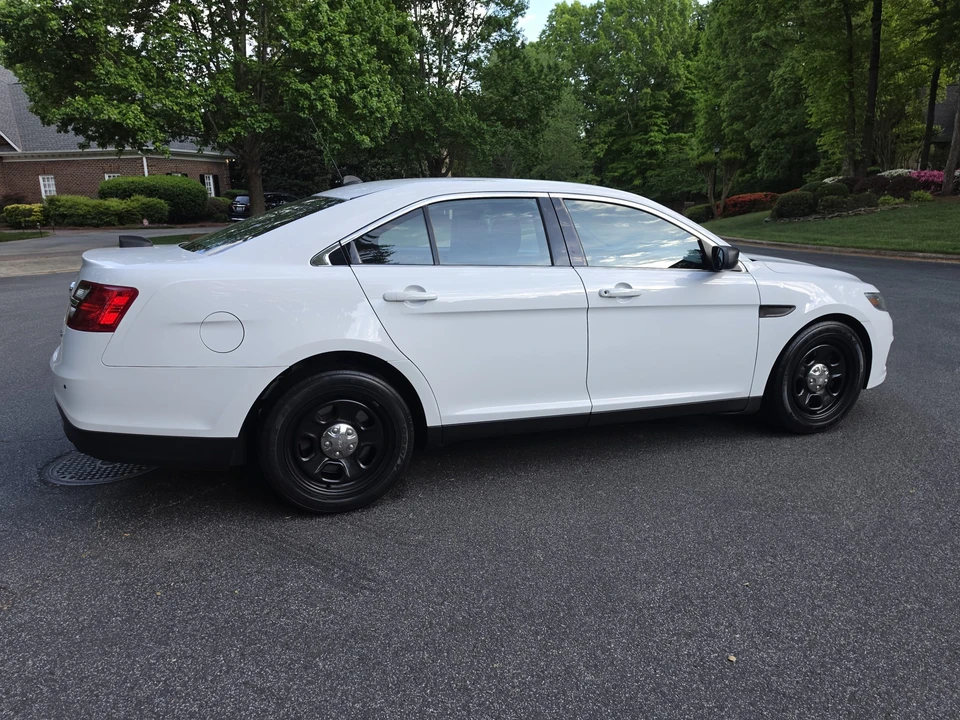 2016 Ford Taurus 6th Gen - Image 18 of 31