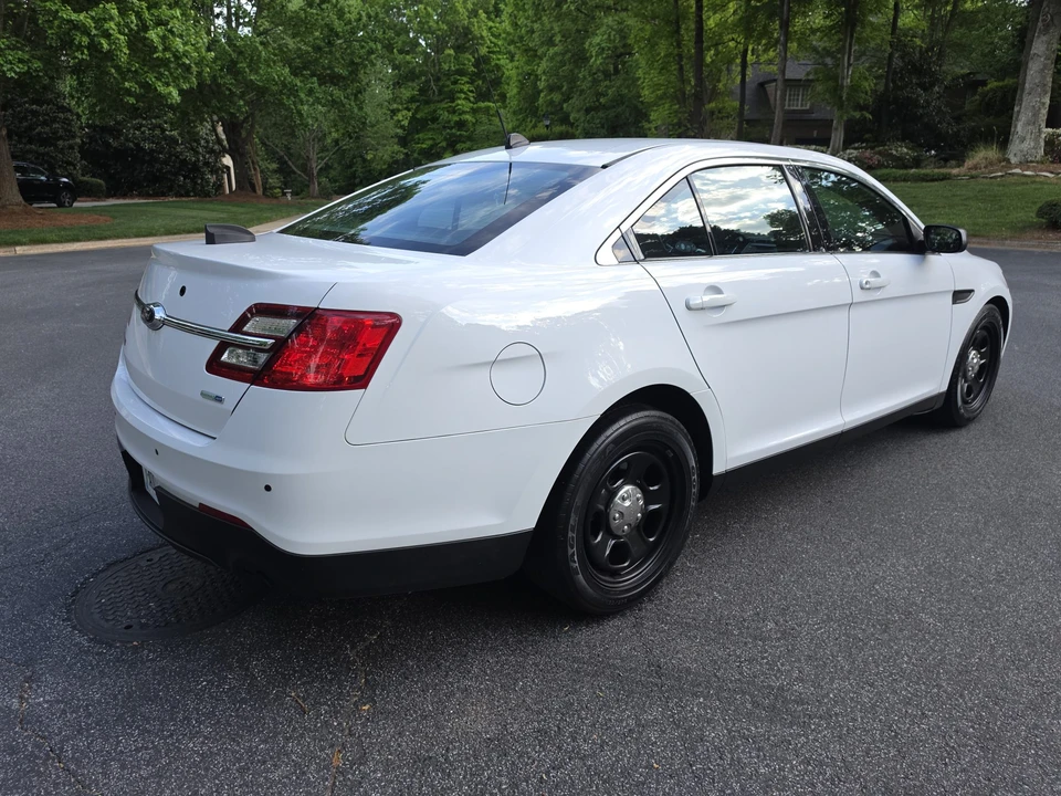 2016 Ford Taurus 6th Gen - Image 15 of 31