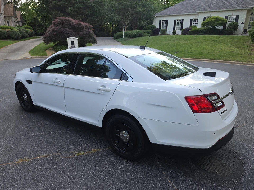 2016 Ford Taurus 6th Gen - Image 11 of 31