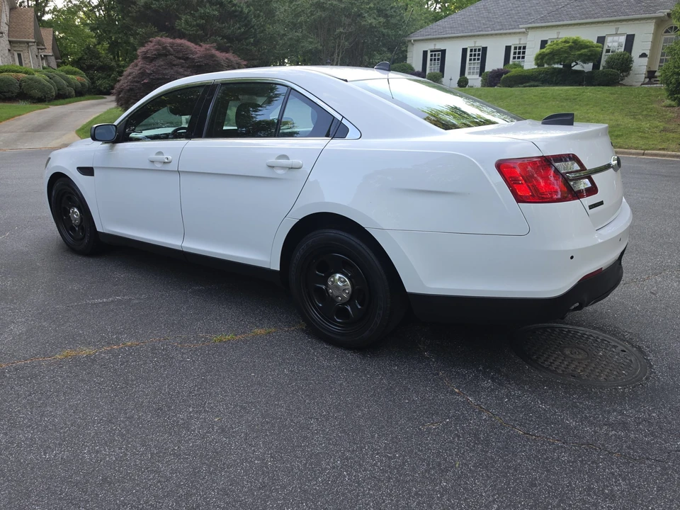 2016 Ford Taurus 6th Gen - Image 12 of 31