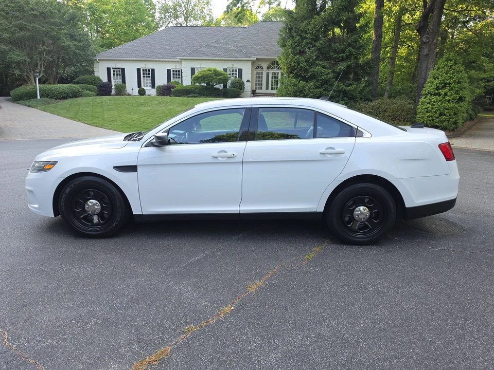 2016 Ford Taurus 6th Gen - Image 10 of 31
