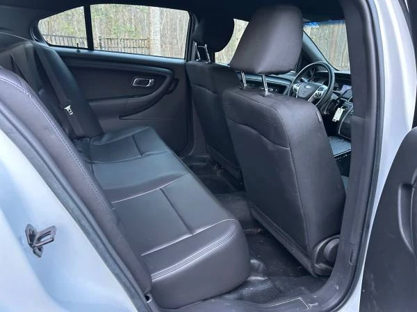 2016 Ford Taurus 6th Gen - Image 10 of 16