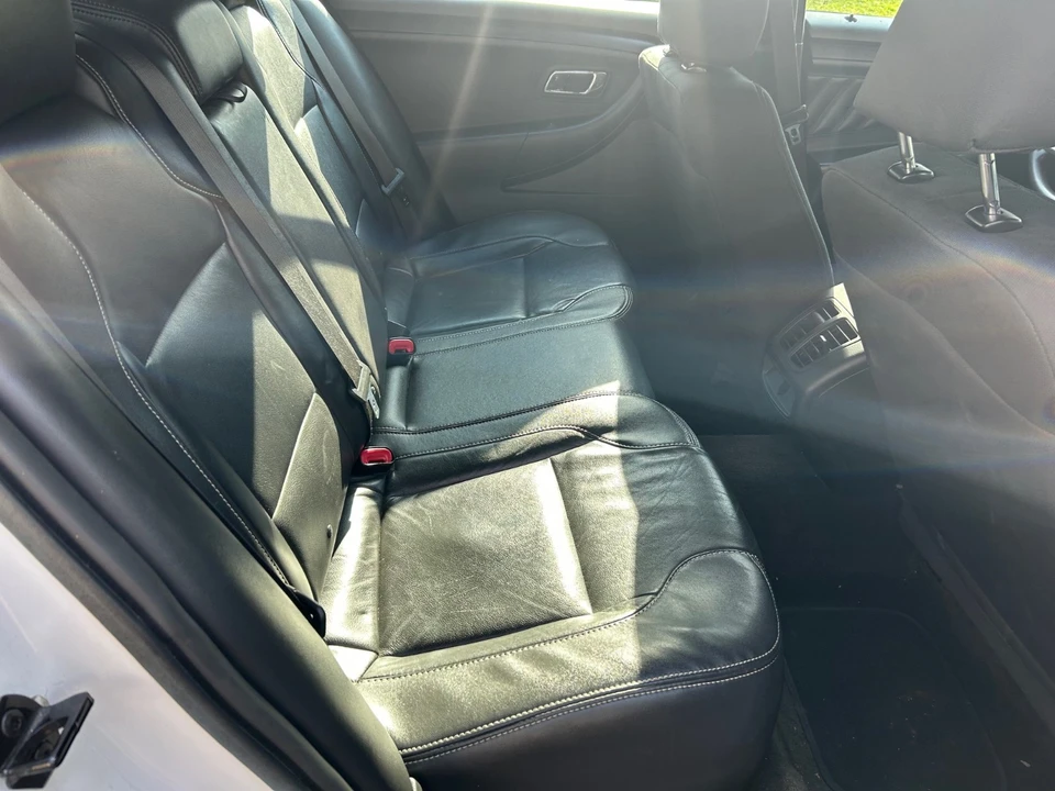 2016 Ford Taurus 6th Gen - Image 9 of 20