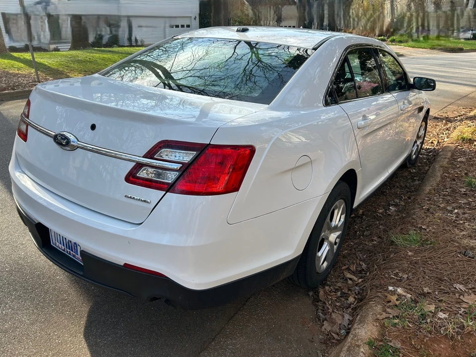 2016 Ford Taurus 6th Gen - Image 6 of 20
