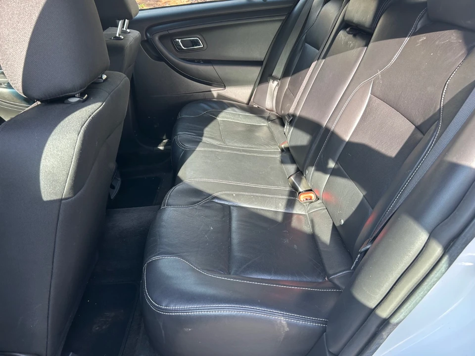 2016 Ford Taurus 6th Gen - Image 10 of 20